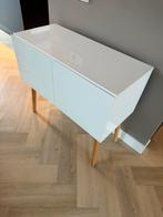 Zuiver kastje wit met eiken poten - z.g.a.n., Huis en Inrichting, Kasten | Dressoirs, Ophalen, Eikenhout, 50 tot 100 cm, Zo goed als nieuw