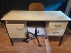 Bureau met stoel, Ophalen, Zo goed als nieuw