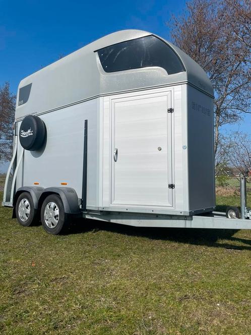 Zeer nette Sirius 45 aluminium met zadelkamer, Dieren en Toebehoren, Paarden en Pony's | Trailers en Aanhangwagens, Zo goed als nieuw