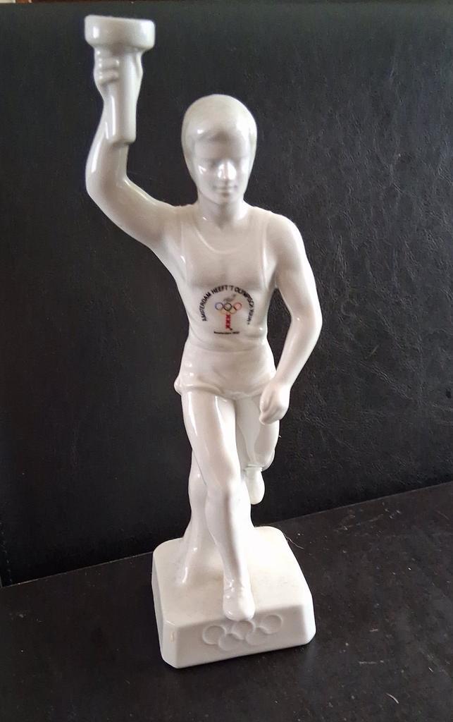 Fakkeldrager Olympische Spelen, Antiek en Kunst, Kunst | Beelden en Houtsnijwerken, Ophalen of Verzenden