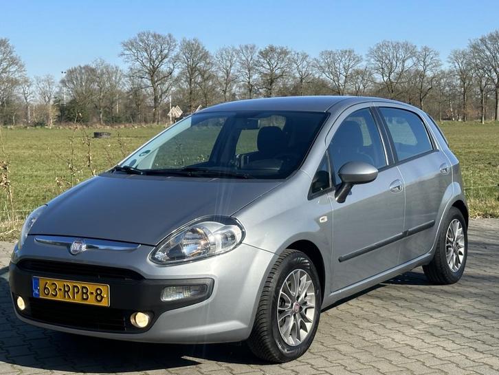 Fiat Punto Evo 1.3 M-JET 5 DRS AIRCO TREKH NAVI LM SUPER NET, Auto's, Fiat, Punto EVO, ABS, Airbags, Airconditioning, Bluetooth