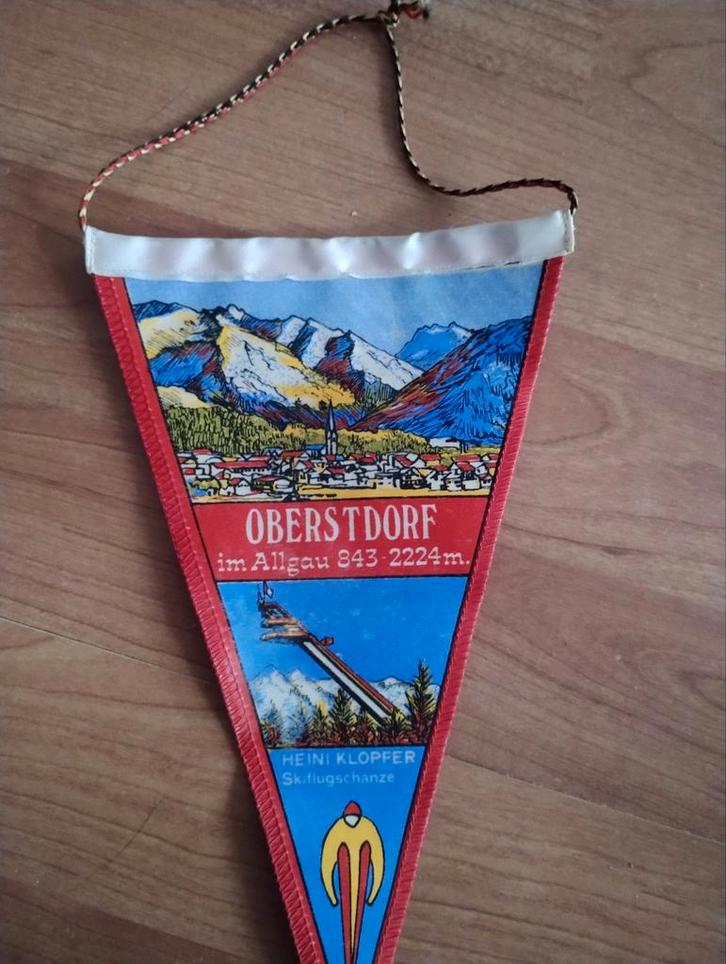 Oberstdorf & Kleinwalsertal Souvenir Wimpel, Verzamelen, Speldjes, Pins en Buttons, Gebruikt, Speldje of Pin, Stad of Land, Ophalen of Verzenden