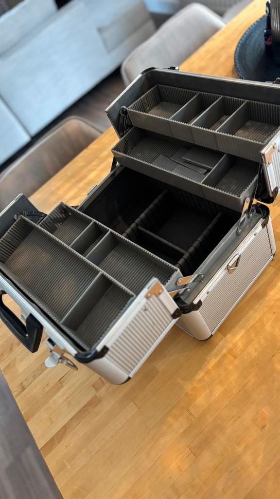 Make up schoonheidsspecialiste nagelstyliste koffer, Sieraden, Tassen en Uiterlijk, Koffers, Gebruikt, Overige materialen, Minder dan 50 cm