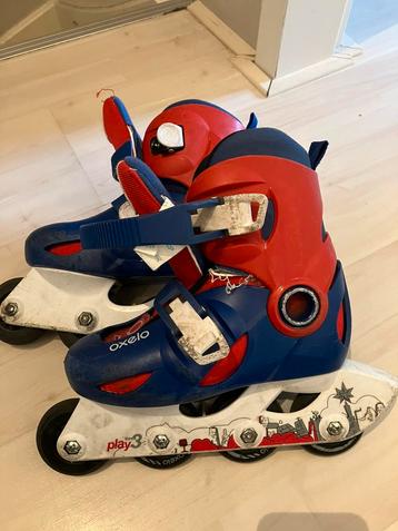 Gratis!Twee paar skeelers en twee helmpjes beschikbaar voor biedingen