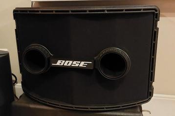 2 Bose 802 Series II Luidsprekers (LET OP ALLEEN LIEFHEBBER) beschikbaar voor biedingen