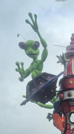Carnavalswagen onderdelen: UFOs Aliens en Schotels, Ophalen of Verzenden, Carnaval