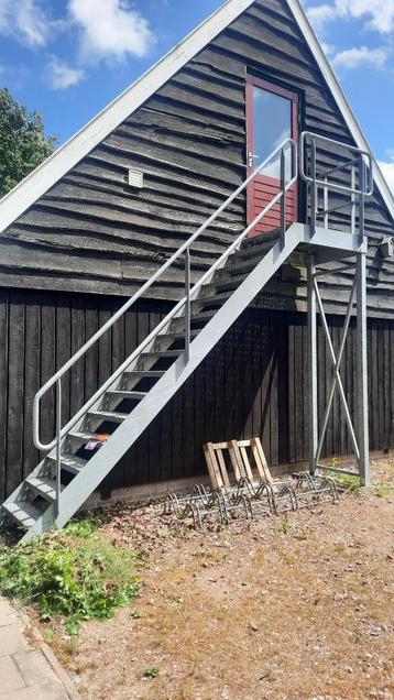 Te koop 2 x  gegalvaniseerde brandtrap. beschikbaar voor biedingen