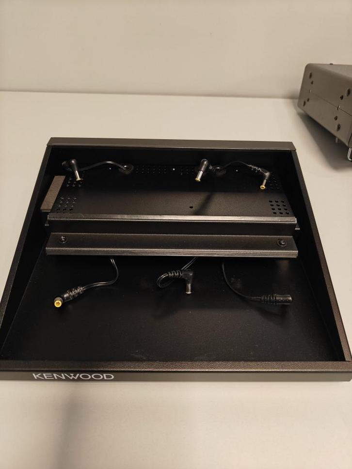 Kenwood KMB-35 6-voudig lader voor KSC-35 NIEUW, Telecommunicatie, Portofoons en Walkie-talkies, Nieuw, Toebehoren, Ophalen of Verzenden