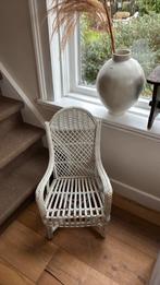Rieten witte kinderstoel super leuk!, Huis en Inrichting, Stoelen, Wit, Riet of Rotan, Ophalen of Verzenden, Zo goed als nieuw