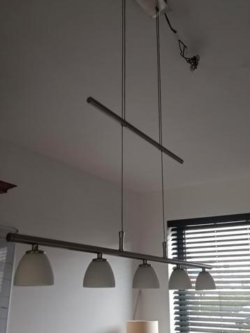 In hoogte verstelbare en dimbare design lamp voor eethoek beschikbaar voor biedingen