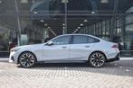 BMW i5 eDrive40 High Executive M Sport / Panoramadak / Adapt, Auto's, BMW, Te koop, Zilver of Grijs, Gebruikt, 750 kg