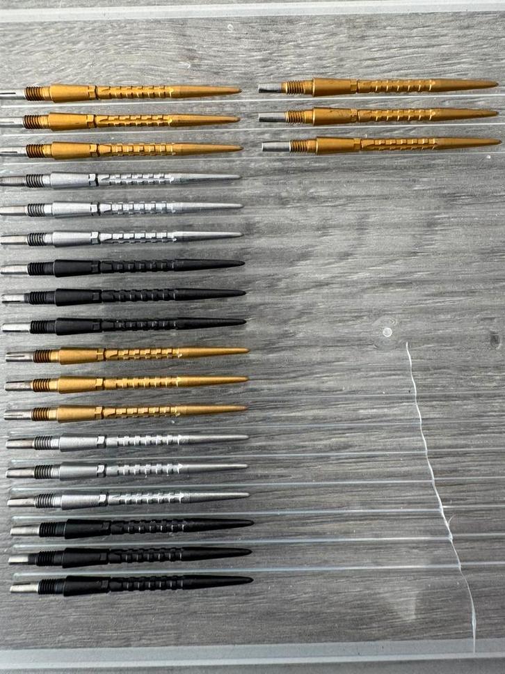 Diverse Target Swiss Points, Sport en Fitness, Darts, Zo goed als nieuw, Pijlen, Ophalen of Verzenden