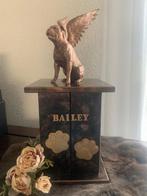 Bulldog Old Engels met vleugels in brons of zilver op urn, Dieren en Toebehoren, Ophalen of Verzenden, Nieuw