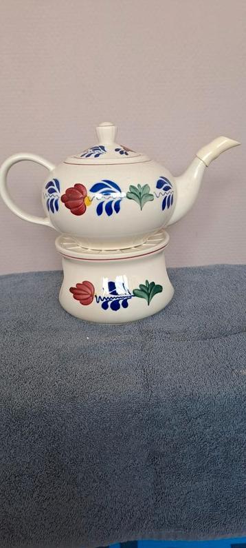 Boerenbont Theepot met Warmhouder beschikbaar voor biedingen