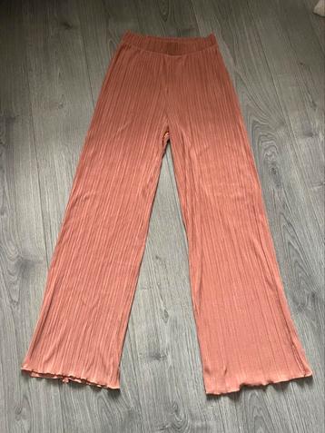Zara plissé flared broek met rekbare tailleband maat S beschikbaar voor biedingen