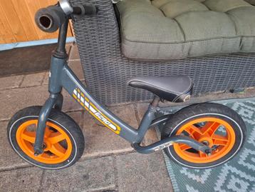 Gratis loopfietsje af te halen beschikbaar voor biedingen