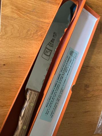 Champagne Sabel met Houten Handvat beschikbaar voor biedingen