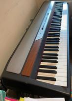 Korg 250-SP Stage Piano met standaard en originele adapter, Ophalen, 88 toetsen, Korg, Zo goed als nieuw
