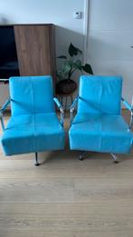 2 blauwe, leren Draaifautuils, Ophalen, Zo goed als nieuw, 50 tot 75 cm, Gispen look a like