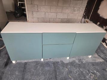 Mooie Besta Dressoir met glasplaat