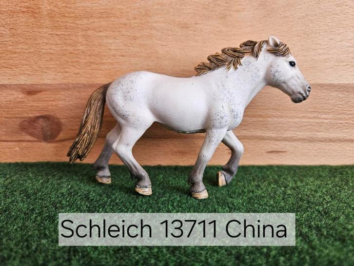 Schleich 13711 Camargue merrie uit 2012, Verzamelen, Dierenverzamelingen, Zo goed als nieuw, Beeldje of Figuurtje, Paard, Ophalen of Verzenden