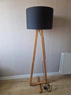 Vloerlamp met grote zwarte kap, Ophalen, Zo goed als nieuw, 150 tot 200 cm
