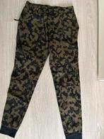 Nike tech fleece camouflage broek, Nike, Nieuw, Ophalen of Verzenden, Groen