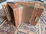 vintage accordeon, goede klank, voorplaat is weg, Muziek en Instrumenten, Overige Muziek en Instrumenten, Ophalen of Verzenden