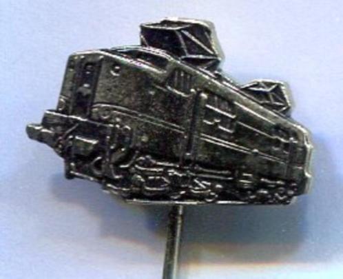 NS 1100 locomotief zilverkleurig trein speldje ( F_014a ), Verzamelen, Speldjes, Pins en Buttons, Zo goed als nieuw, Speldje of Pin