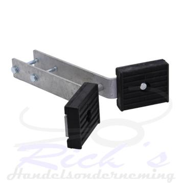 Bootvangmuil / boegsteun rubber met houder voor koker 60 mm beschikbaar voor biedingen