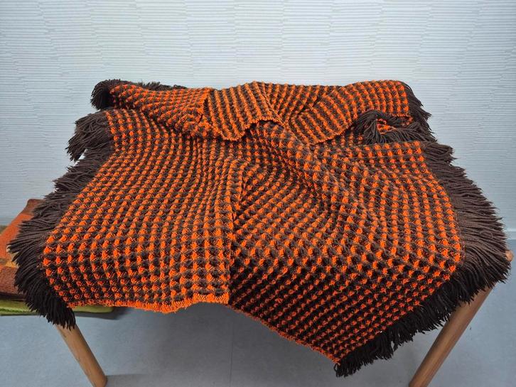 Uniek handgemaakt vintage oranje (woon)deken/plaid/sprei., Huis en Inrichting, Woonaccessoires | Plaids en Woondekens, Gebruikt