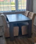 Eettafel en 4 stoelen ( verrijdbaar), Ophalen, Zo goed als nieuw, 4 tot 6 stoelen