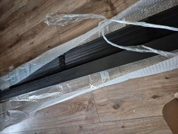  Nieuwe Zwarte houten jaloezie. 50 mm  beschikbaar voor biedingen