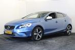 Volvo V40 1.5 T3 Polar+ Sport |Pano|Stoelverwarming|Trekhaak, Auto's, Volvo, 65 €/maand, 4 cilinders, 700 kg, Blauw