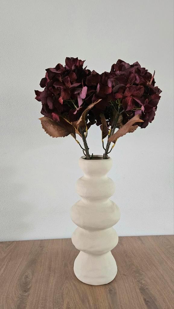 Nieuw boeket zijden hortensia's burgundy donkerrood, Huis en Inrichting, Woonaccessoires | Kunstplanten en Kunstbloemen, Nieuw
