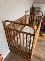 Rieten / ratan baby bedje/ledikantje van yumi baby, Kinderen en Baby's, Ophalen, Ledikant
