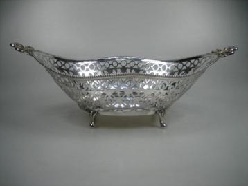 Antieke Zilveren Broodmand Geheel Handwerk uit ca. 1915 beschikbaar voor biedingen