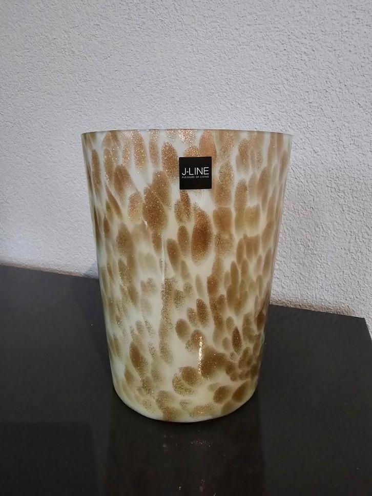 Nieuw! Luxe J-line geurkaars maat M wit  goud design kaars, Huis en Inrichting, Woonaccessoires | Kandelaars en Kaarsen, Nieuw