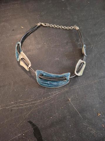 Vintage Ketting met Blauwe Accenten beschikbaar voor biedingen