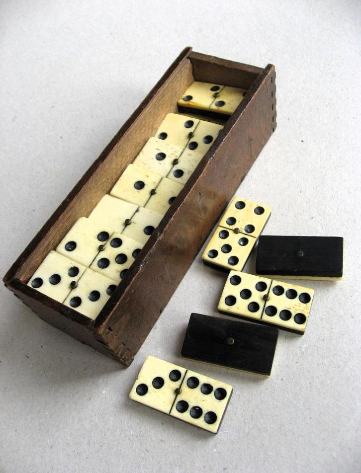 Antiek dominospel, been en ebbenhout in schuifdoos, Antiek en Kunst, Antiek | Speelgoed, Ophalen of Verzenden
