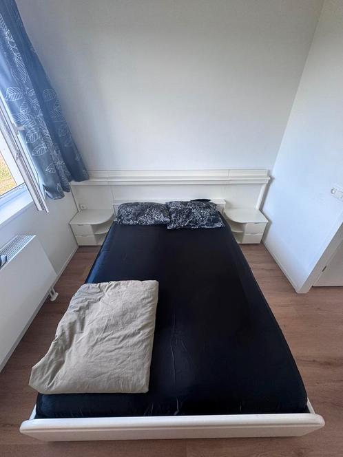 Complete slaapkamer, Huis en Inrichting, Slaapkamer | Bedden, Zo goed als nieuw, Tweepersoons, 140 cm, 200 cm, Hout, Crème, Ophalen of Verzenden