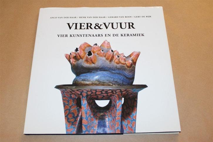 Vier & vuur. 4 kunstenaars en de keramiek., Boeken, Kunst en Cultuur | Beeldend, Gelezen, Schilder- en Tekenkunst, Ophalen of Verzenden