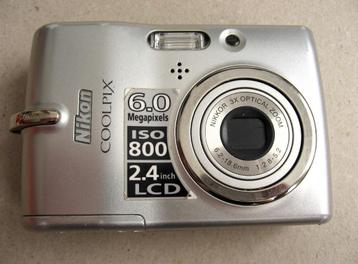 Vintage Nikon Coolpix L 11 compact camera uit 2007 beschikbaar voor biedingen