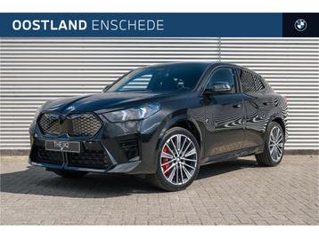 BMW iX2 eDrive20 M Sport / Trekhaak / Sportstoelen / Achteru beschikbaar voor biedingen