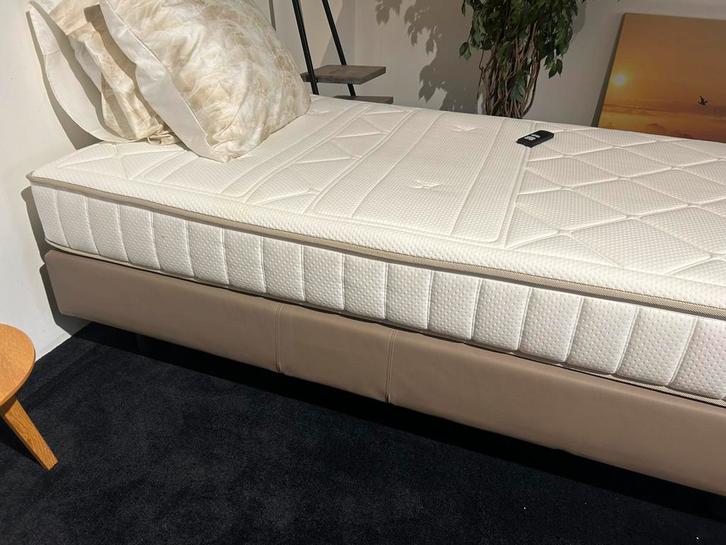 Boxspring Auping 120x200 2 motorig skin, Huis en Inrichting, Slaapkamer | Boxsprings, Zo goed als nieuw, 120 cm, Twijfelaar, Ophalen