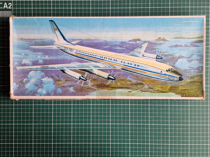 Tupolev Tu-114 1:100 VEB Plasticart, Hobby en Vrije tijd, Modelbouw | Vliegtuigen en Helikopters, Zo goed als nieuw, 1:72 tot 1:144