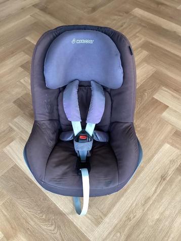 Maxi-Cosi Pearl 9-18 kg met FamilyFix beschikbaar voor biedingen