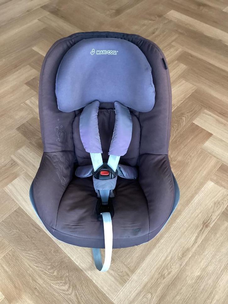 Maxi-Cosi Pearl 9-18 kg met FamilyFix, Kinderen en Baby's, Autostoeltjes, Gebruikt, Maxi-Cosi, 9 t/m 18 kg, Isofix, Slaapstand