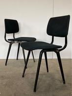 2 Revolt stoelen van Friso Kramer, Huis en Inrichting, Stoelen, Twee, Gebruikt, Metaal, Vintage industrieel