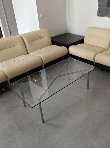 Barcelona Coffee Table Ludwig Mies Van Der Rohe beschikbaar voor biedingen